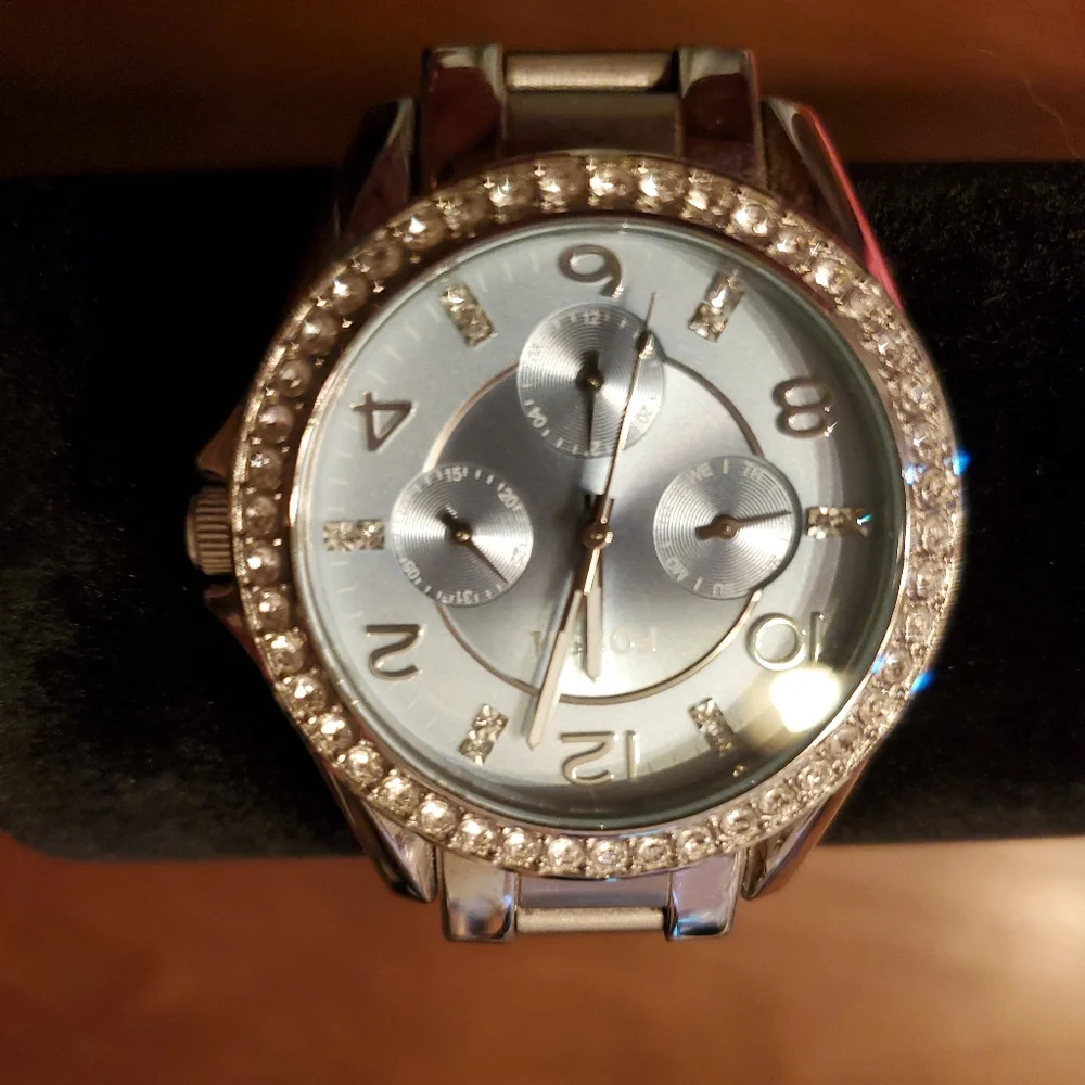 Fossil Brush & Polished Silver Tone Riley Multifunction Crystal Accent W…